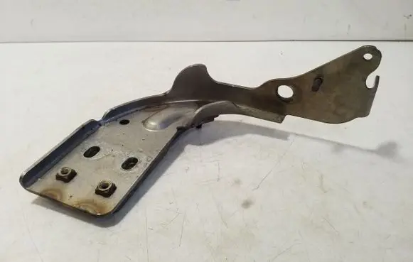Volvo XC90 Muffler mount bracket/holder 31439468