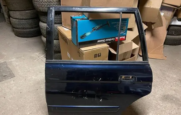 Mitsubishi Pajero Sport I Rear door
