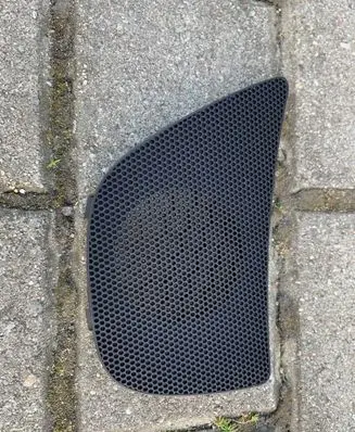 Side speaker trim/cover