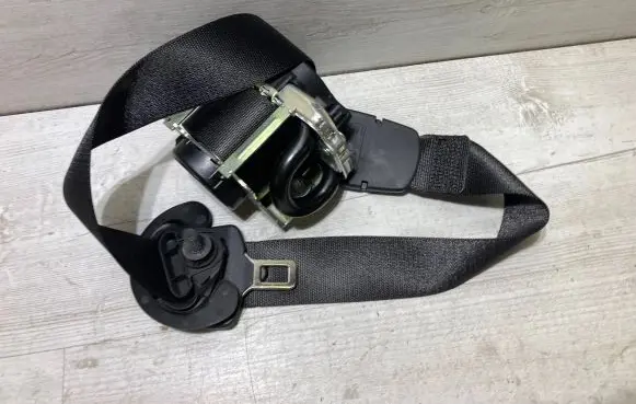 BMW X1 F48 F49 Front seatbelt 635267200C
