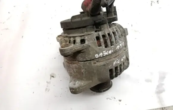 Nissan Qashqai Generator/alternator 0124525140