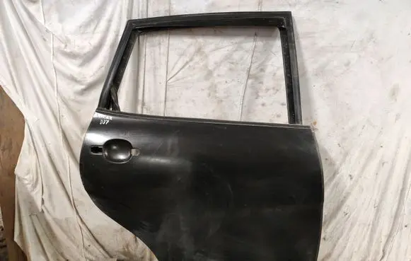 Seat Toledo III (5P) Rear door LC9