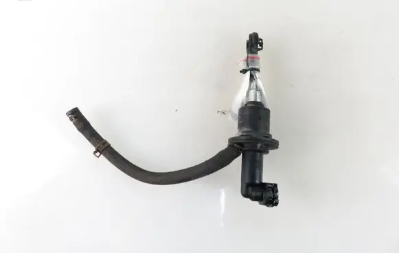 Suzuki Swift I Clutch master cylinder 