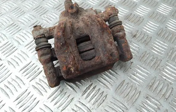 Honda CR-V Rear brake caliper