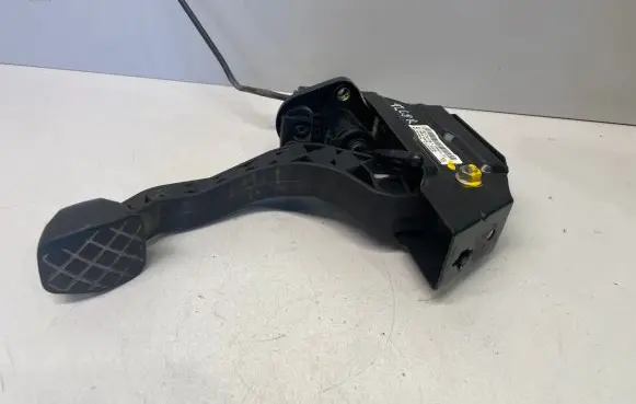 Volkswagen Polo IV 9N3 Clutch pedal 6Q1721321C 6Q1721059T