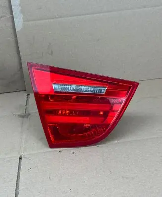 Tailgate rear/tail lights