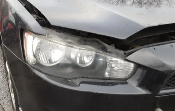 Mitsubishi Lancer VIII Headlight/headlamp