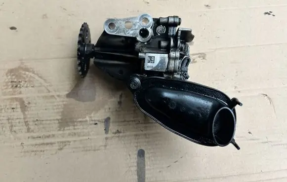 Renault Trafic III (X82) Oil pump 150001650R