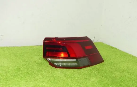 Volkswagen Golf VIII Rear/tail lights 5H0945096B