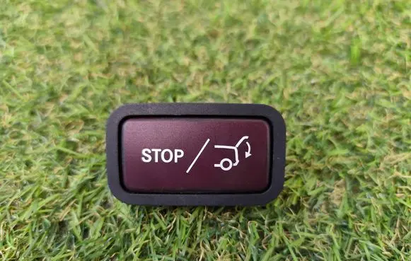 Mercedes-Benz GL X164 Tailgate/boot open switch button A2128210651 31020305
