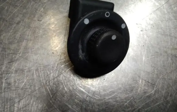 Renault Laguna II Wing mirror switch 8200002442B