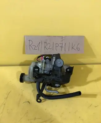 Renault Megane III Power steering pump mounting bracket RZ1R2P7K6