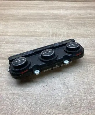 Volkswagen PASSAT B6 Climate control unit 78888411