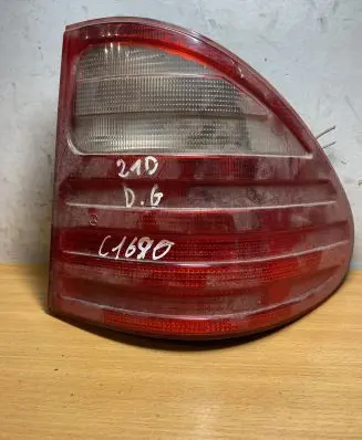 Mercedes-Benz E W210 Rear/tail lights A2108202264 C1690