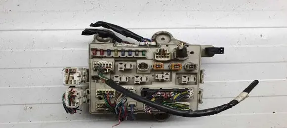 Toyota Previa (XR30, XR40) II Fuse module NOCODE
