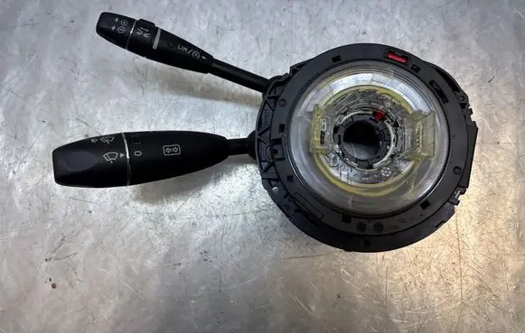 Mercedes-Benz E AMG W212 Wiper turn signal indicator stalk/switch A2129001703