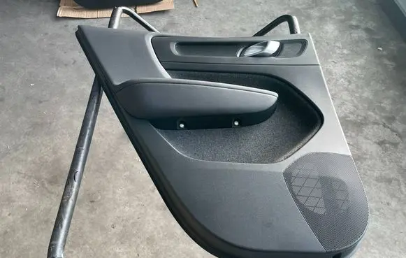 Volvo XC40 Coupe rear side trim panel 