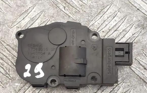 Mercedes-Benz GLE (W166 - C292) Intake manifold valve actuator/motor 410475522 EFB496