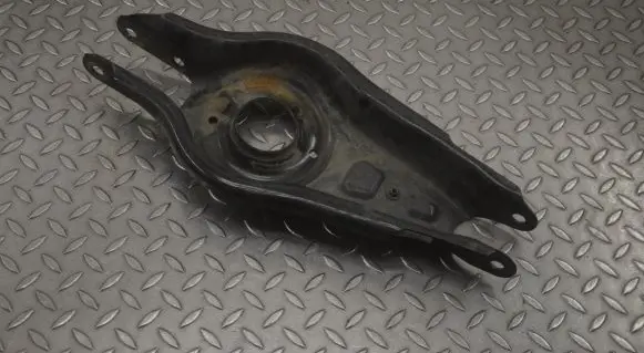 BMW 5 G30 G31 Rear upper control arm/wishbone 104445100F