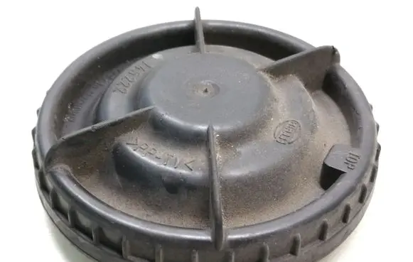Volvo S70 V70 V70 XC Headlight/headlamp dust cover 145222