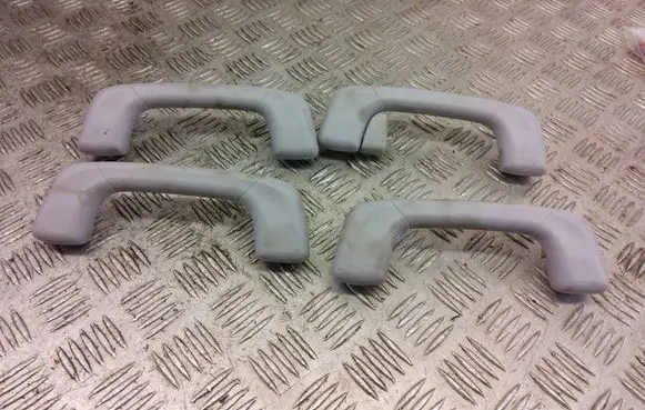 Hyundai i40 A set of handles for the ceiling 