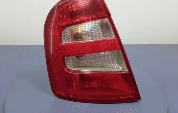 Skoda Fabia Mk1 (6Y) Rear/tail lights 6Y6945095B