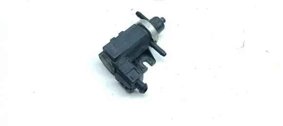 Vacuum valve