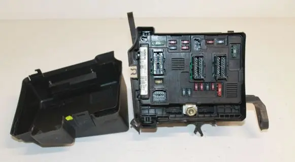 Peugeot 206 Fuse module S118470003D