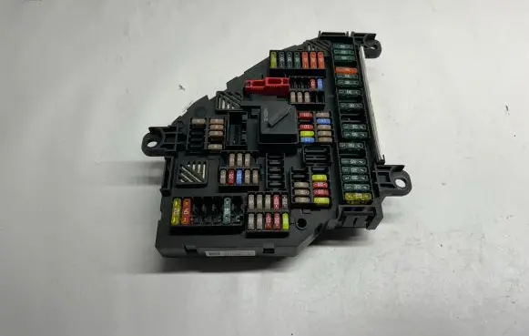 BMW 5 GT F07 Fuse module 9210857 921085701