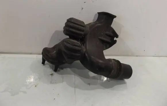 Chrysler 300 - 300C Intake resonator 04591871AB