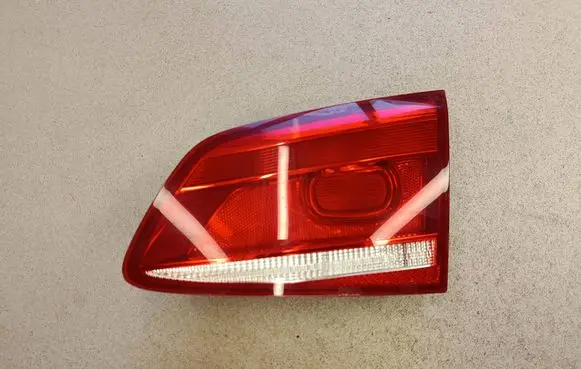 Volkswagen PASSAT B7 Tailgate rear/tail lights 605622