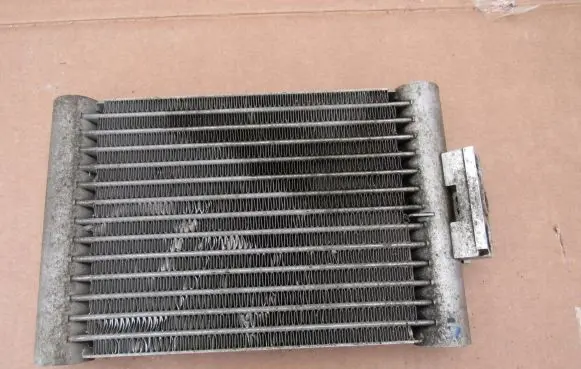 BMW 1 F20 F21 Engine oil radiator 7618360