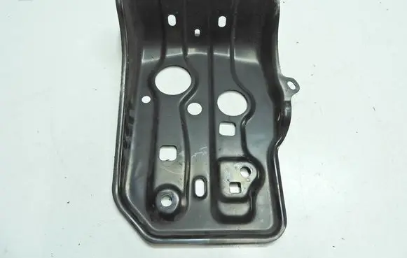 Toyota RAV 4 (XA30) Battery box tray 