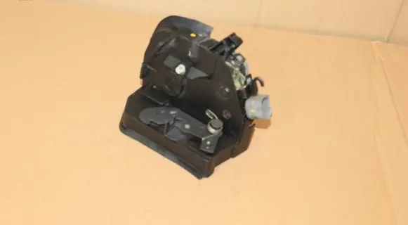 BMW X5 E53 Rear door lock 8402602