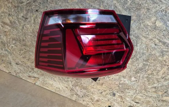 Volkswagen Polo VI Rear/tail lights 923352020 2GS945096 103921
