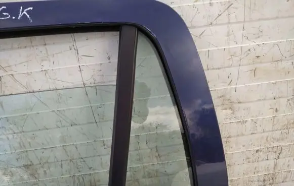 Opel Astra G Rear vent window glass 