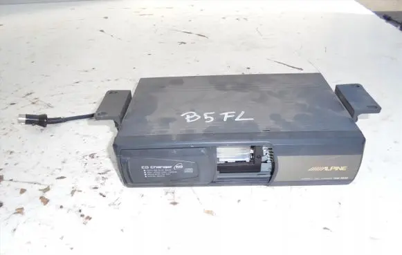 Volkswagen PASSAT B5.5 CD/DVD changer 