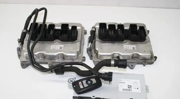 BMW 5 F10 F11 Engine control unit/module 8617520