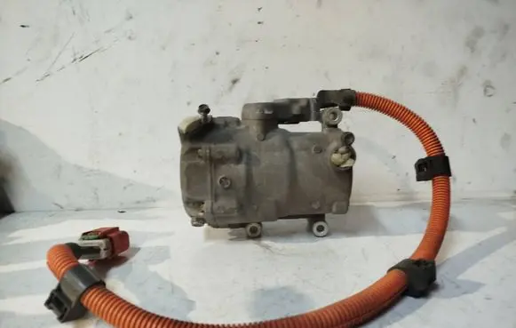 Toyota Prius (XW20) Air conditioning (A/C) compressor (pump) ES18C 0420000198