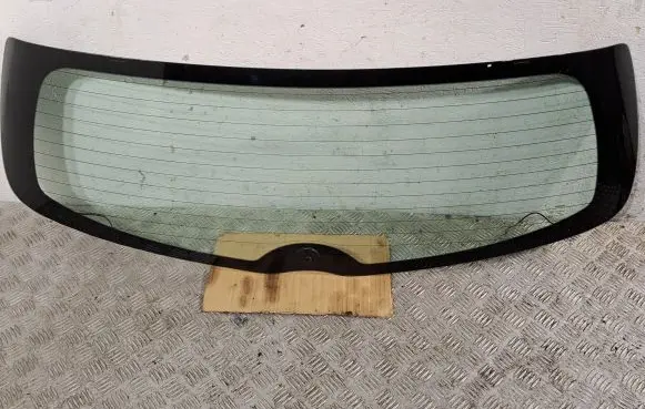Toyota Corolla Verso AR10 Rear windscreen/windshield window 681050F030