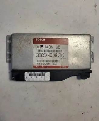 Audi A4 S4 B5 8D Engine control unit/module 4D0907379D 0265108005 DT0505969382