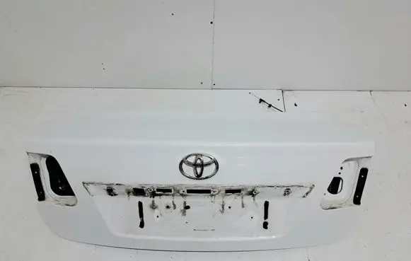 Toyota Avensis T270 Tailgate/trunk/boot lid