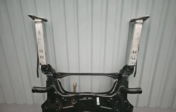 Fiat 500L Front axle beam 
