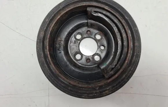Volkswagen Polo IV 9N3 Crankshaft pulley