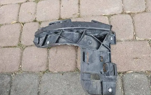 Opel Zafira C Rear bumper mounting bracket 13300742