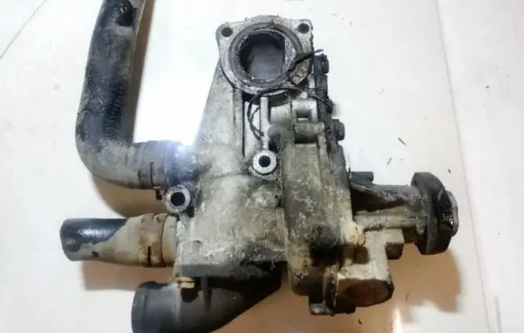 Volkswagen PASSAT B2 Water pump