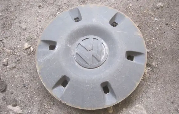 Volkswagen Crafter Original wheel cap 9064010025