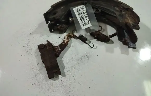 Chevrolet Captiva Handbrake/parking brake pads 