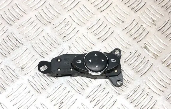 Wing mirror switch