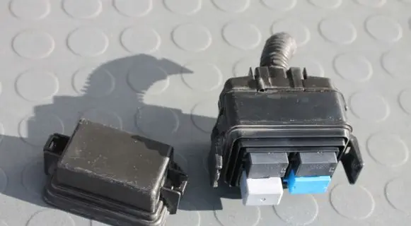 Honda Insight Fuse module